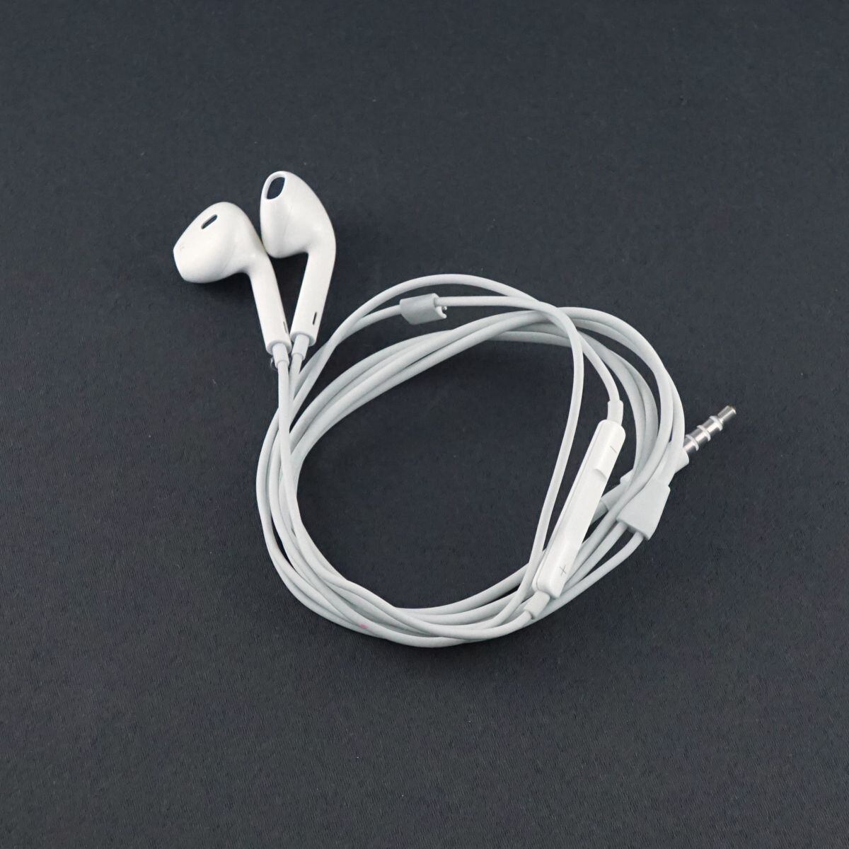 Apple EarPods with 3.5mm Headphone Plug 純正 イヤホン USED美品 アップル iPhone 完動品 中古  X2240