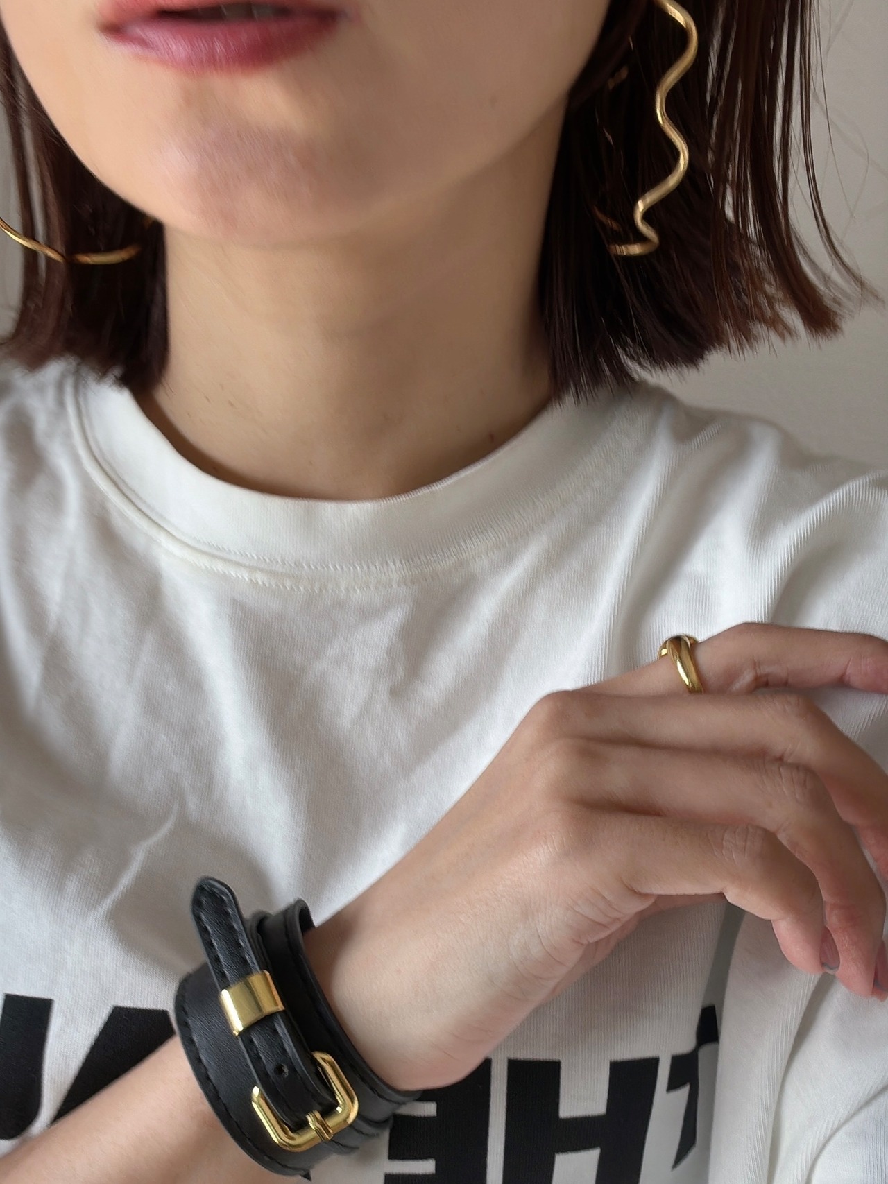 ウェーブラインピアス