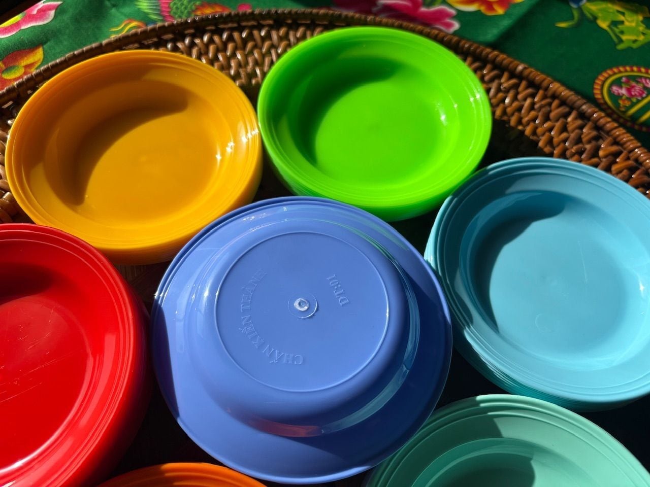 カラフル小皿】ベトナム製プラスチック皿 | 越南道具