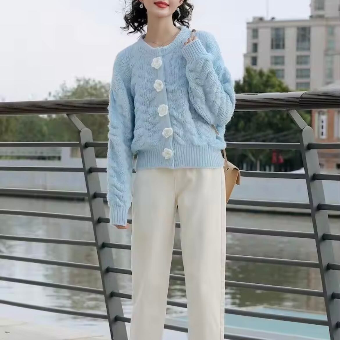 フラワーボタンカーディガン