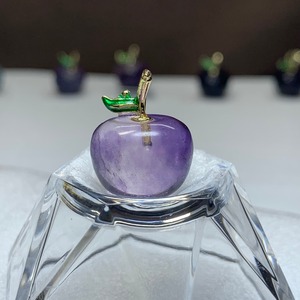 28.フローライトりんご・ペンダントトップ