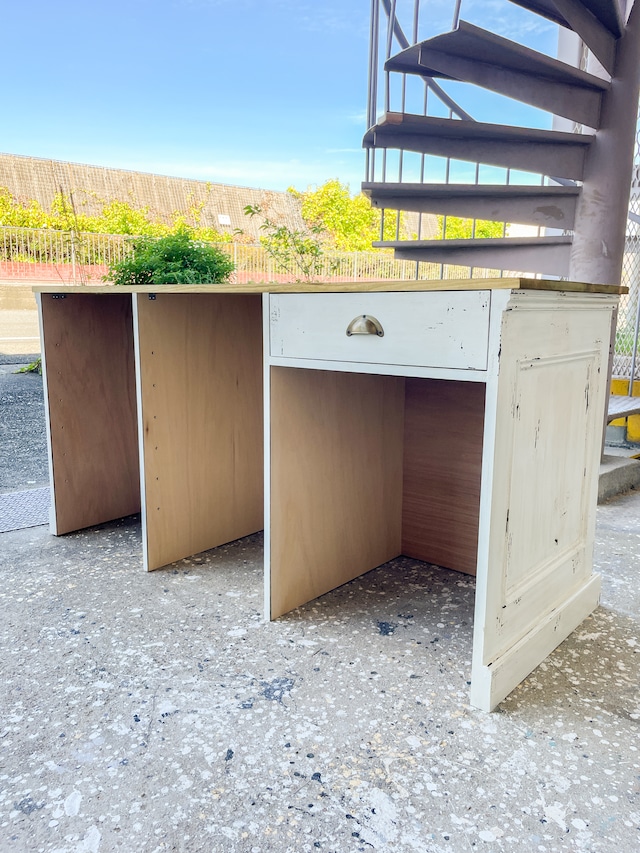 お花屋さん向け作業台カウンター86 (梱包作業に向いたオーダーメイドレジ台)W1800 ハードアンティーク仕上げ