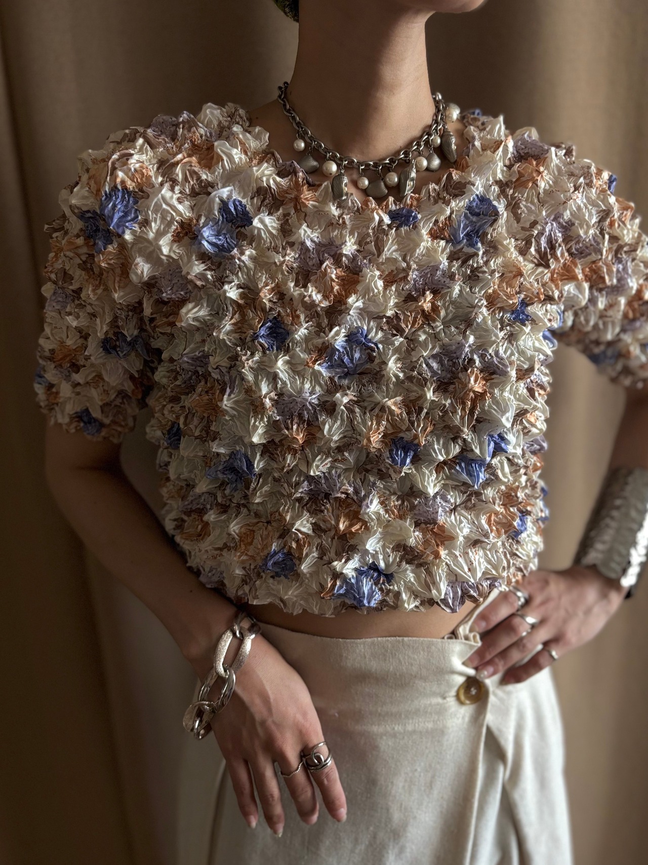 beige floral popcorn tops-4840-8