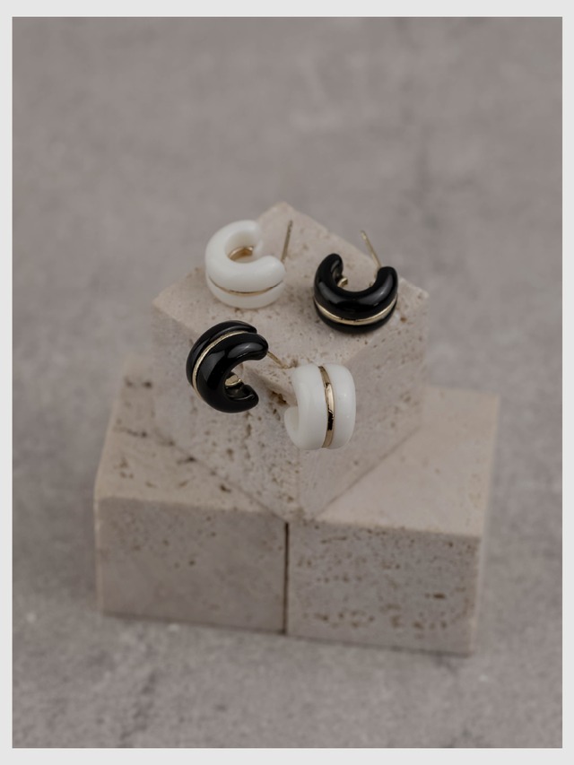 Pierce -Black/White-