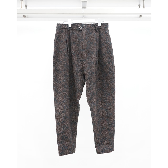 [kujaku] (クジャク) P-839 Embroidered Tapered Pants