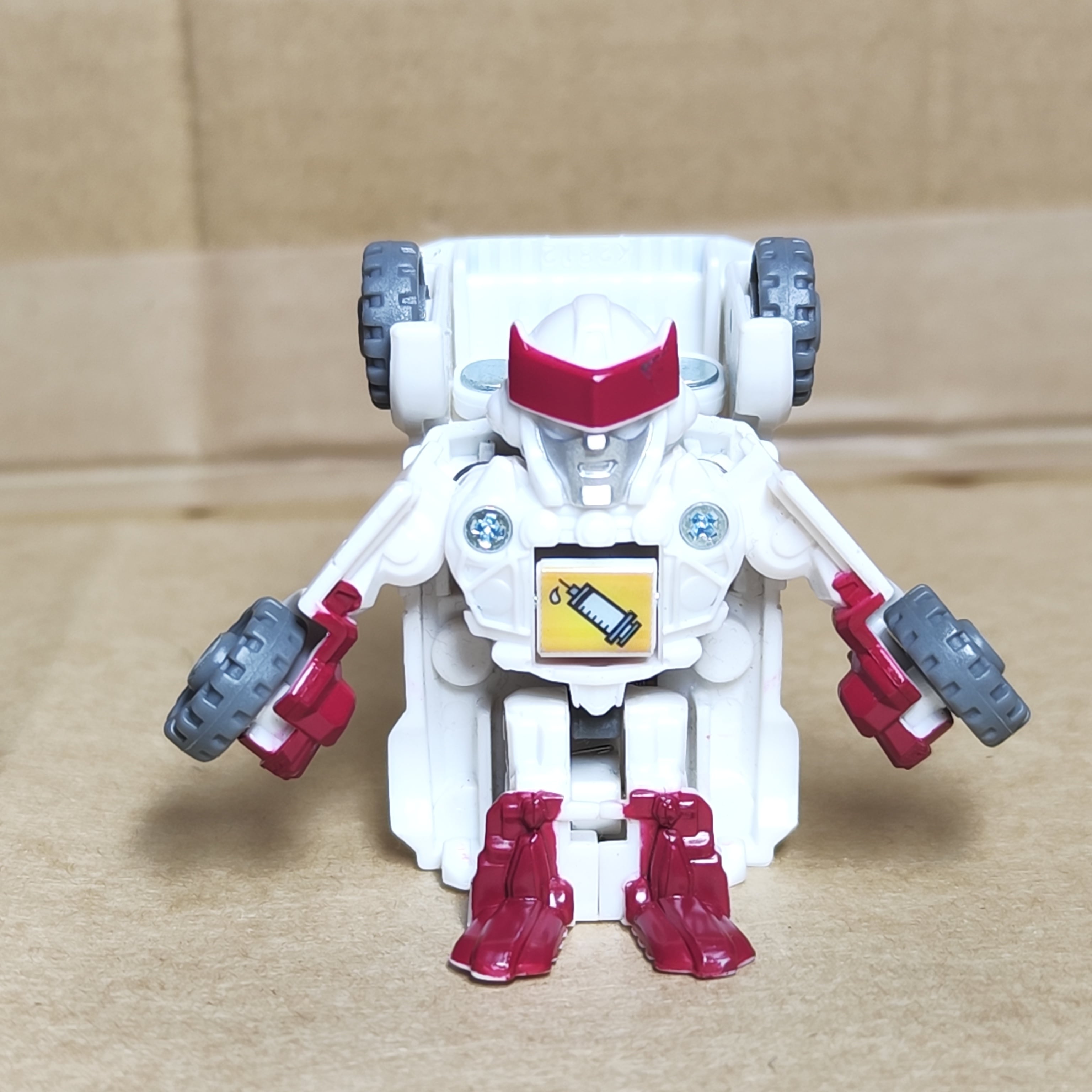 トランスフォーマー ビークール B-02 救急車(ラチェット