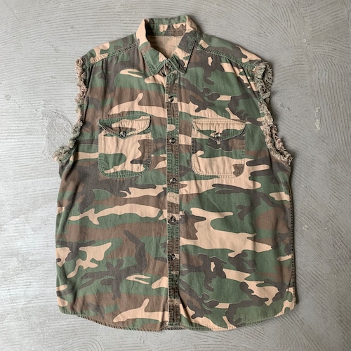 Camo pattern vest (O424)
