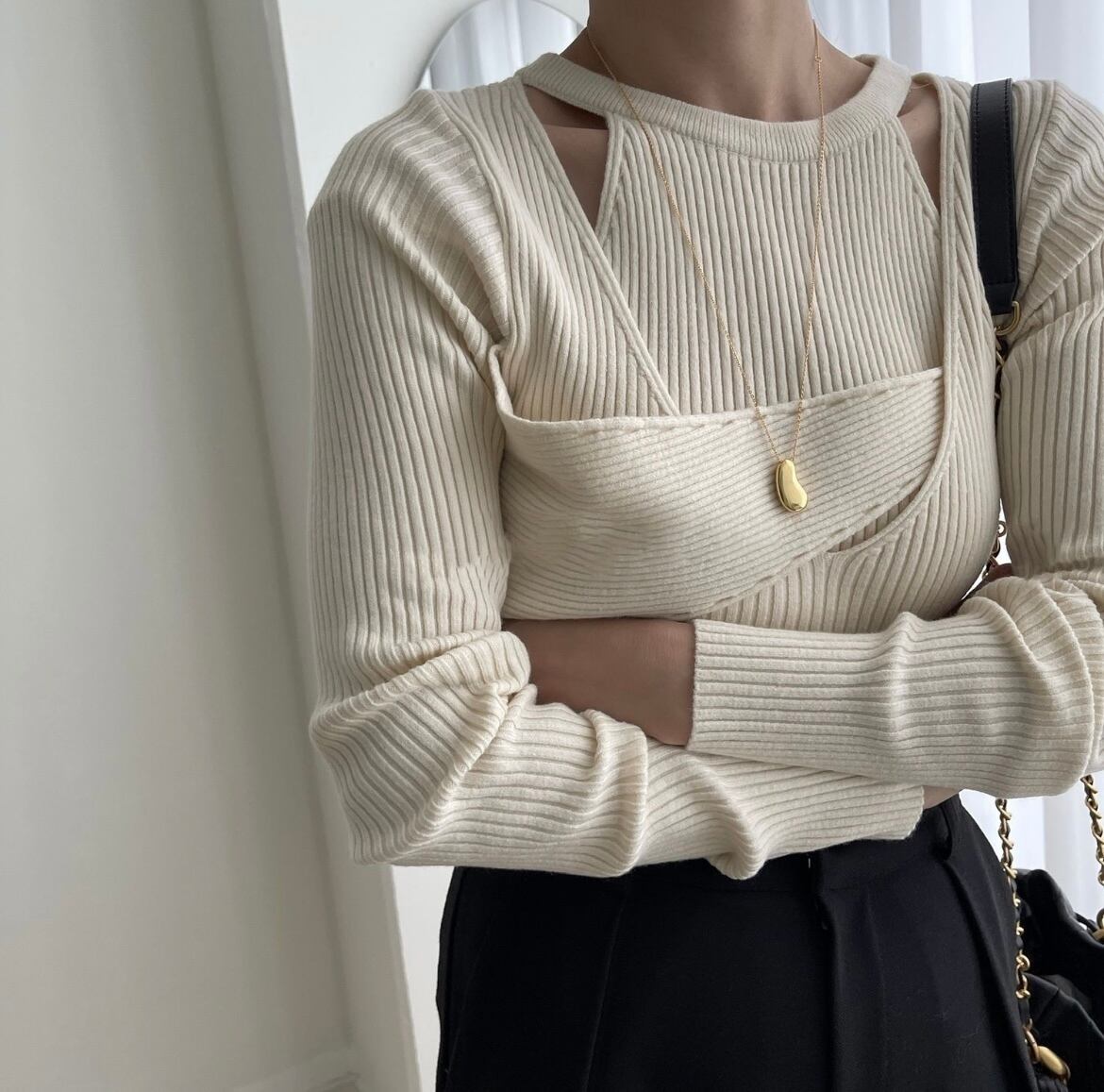 2color / アシメントリースリットニット