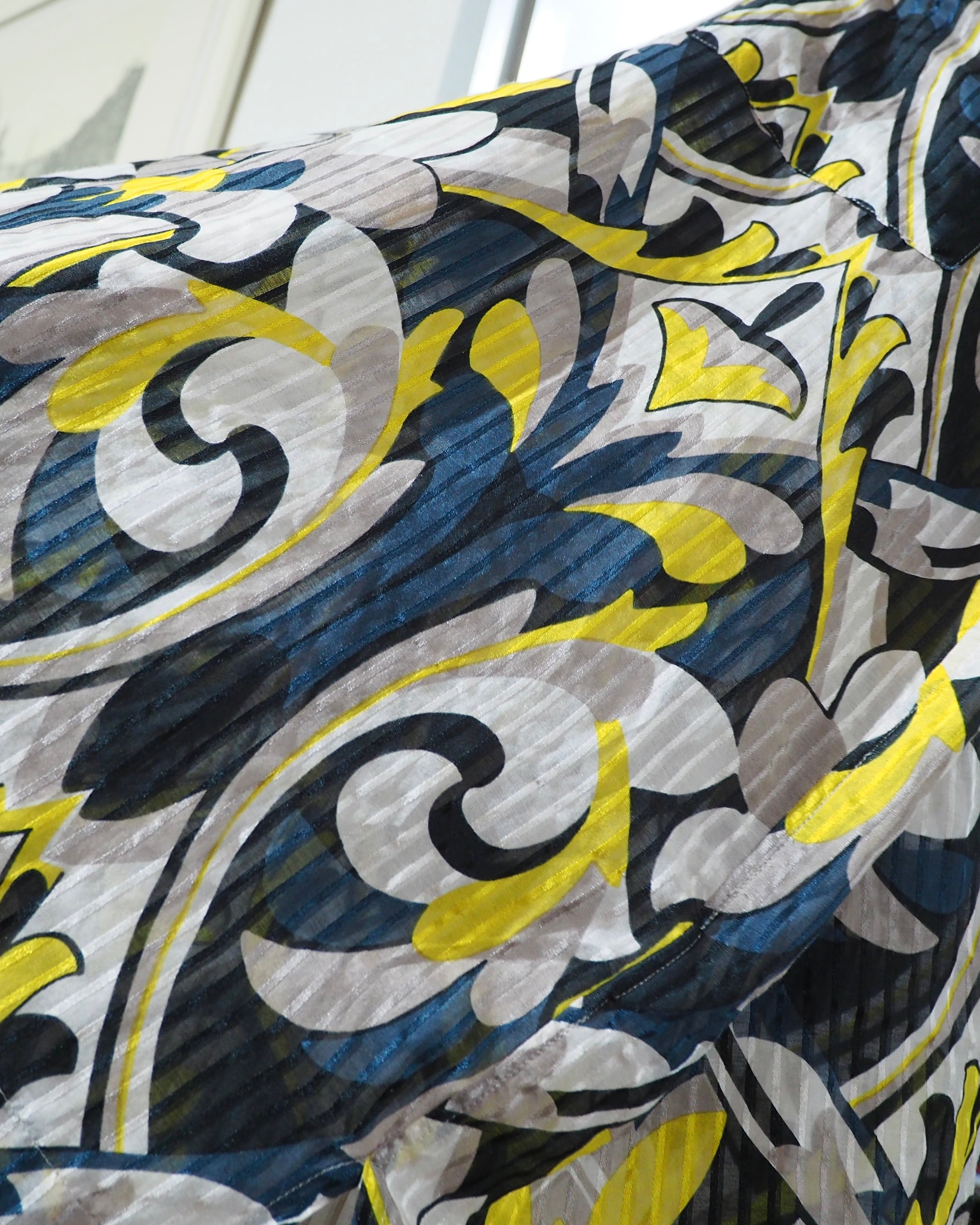" Barassi MILANO " Beautiful Luxury Pattern Silk mix SS Shirt