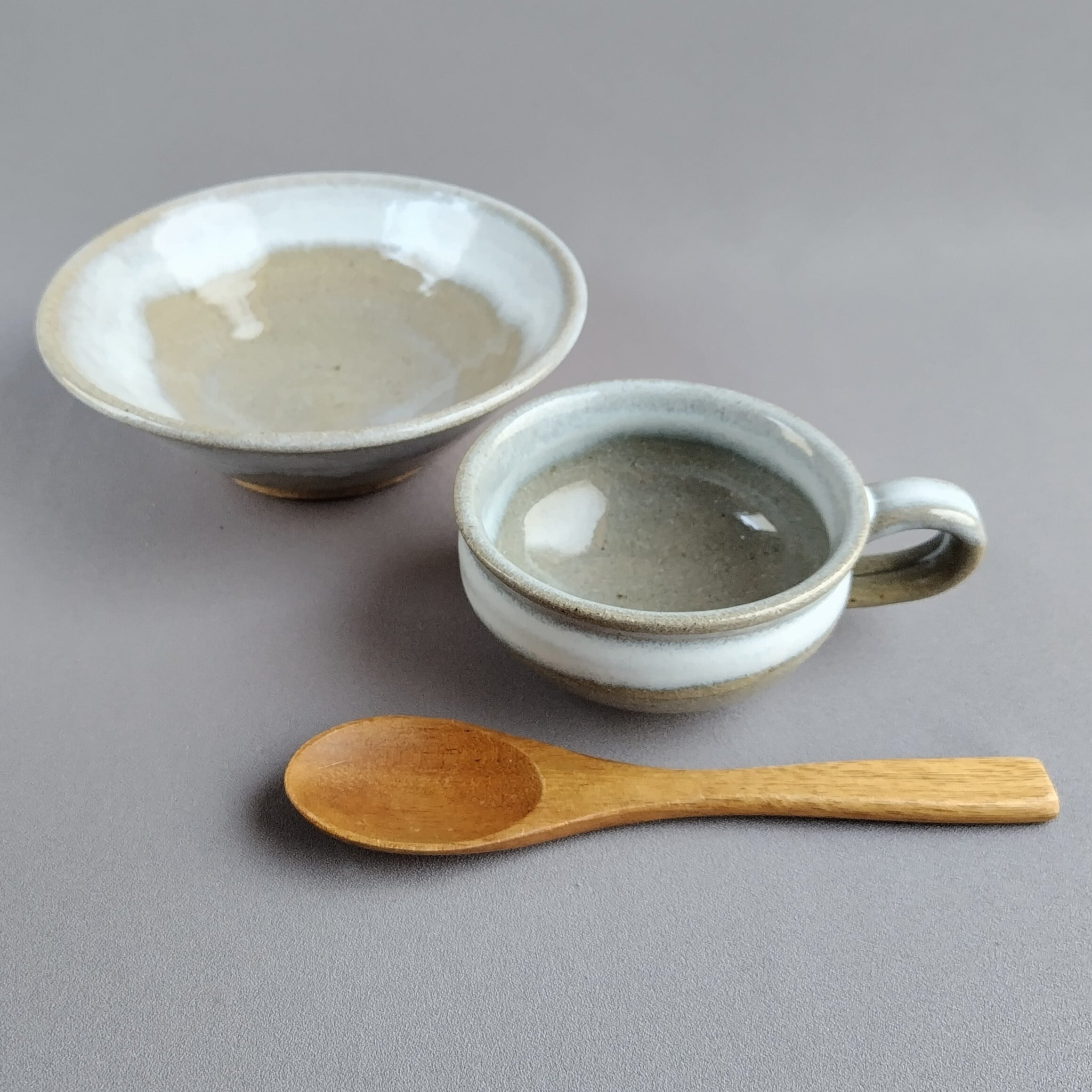 白萩盛皿 陶器カップと皿セット セット カップ＋鉢 白萩釉 【商品番号：00919_A-B】 | やきもの實陶