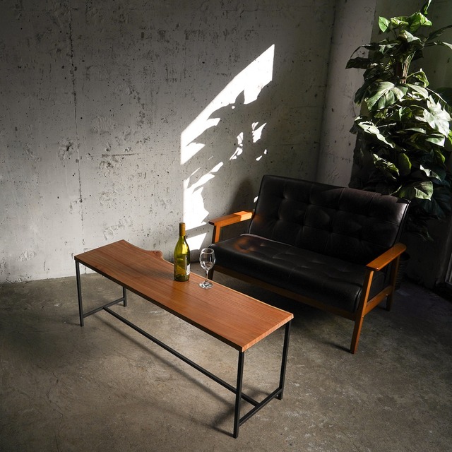 片耳センダンの一枚板ローテーブル