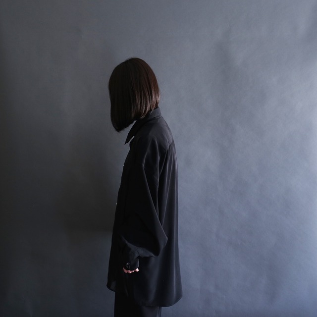 switching design over size black mode shirt