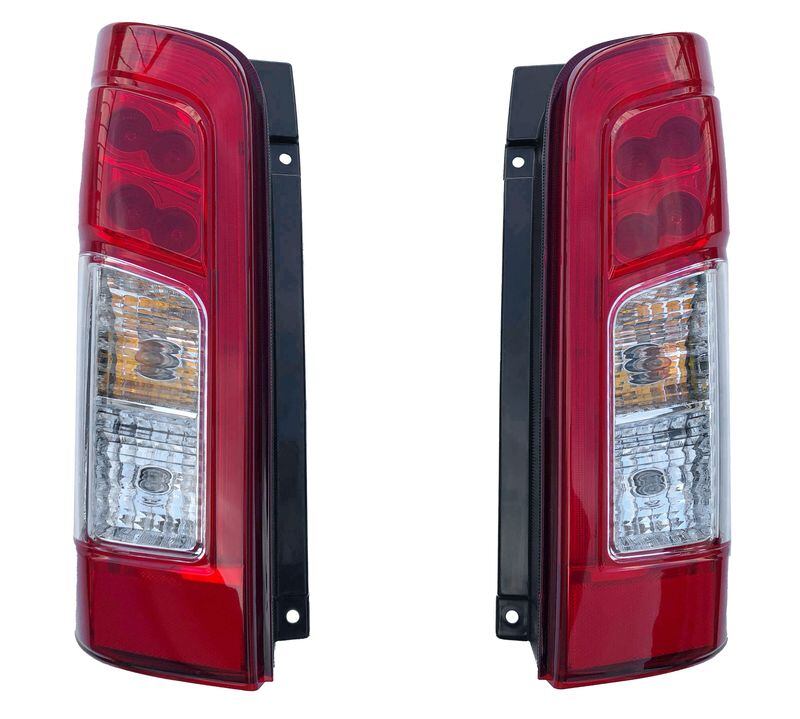 日産 NV350 キャラバン テールランプ　助手席側　前期用　後期ルック Amazon | 01879 NV350 キャラバン 前期 LED テール ランプ 後期