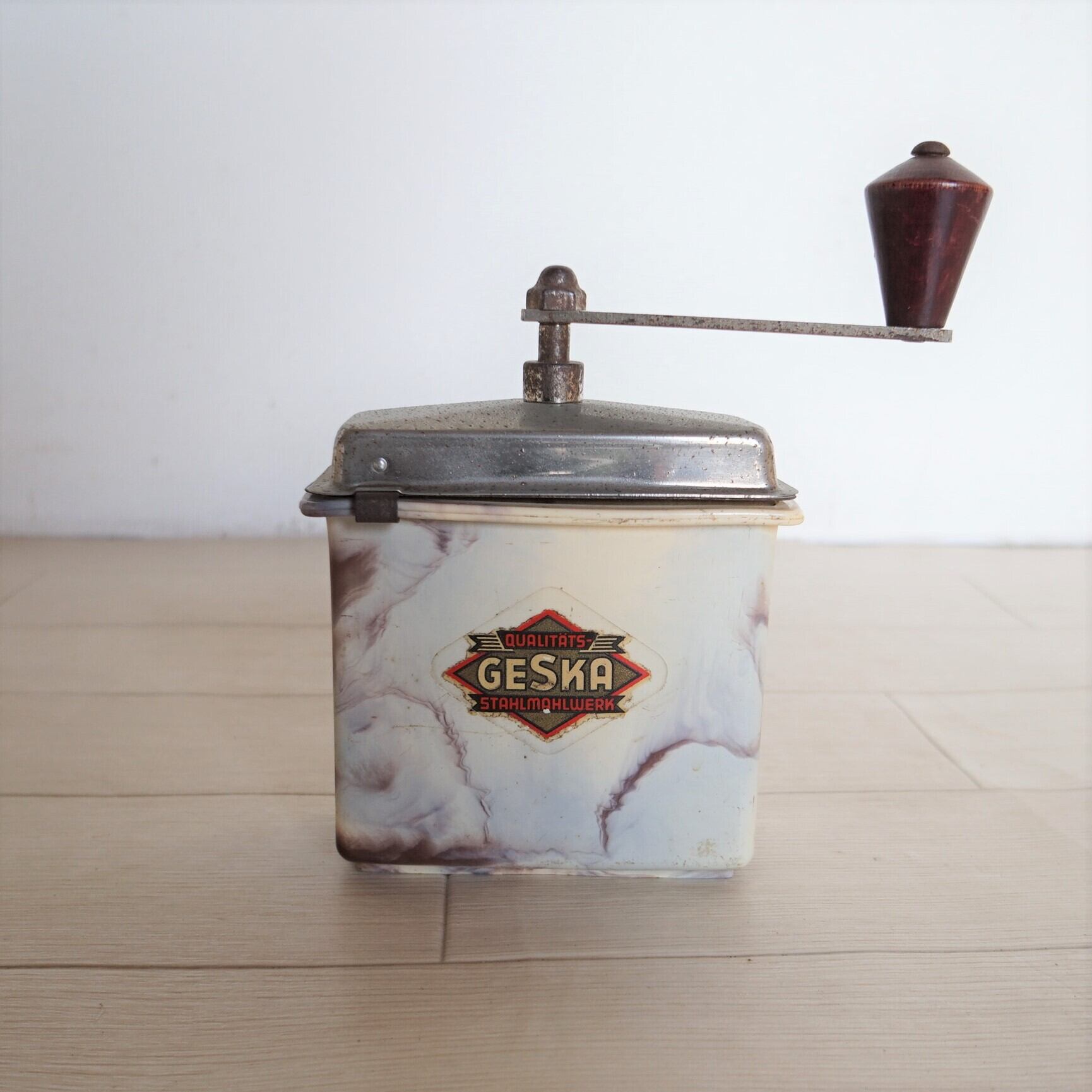 コレクション 25】ドイツ・GESKA社 コーヒーミル | 純喫茶家具の コレクション 25】ドイツ・GESKA社 コーヒーミル | 純喫茶家具の