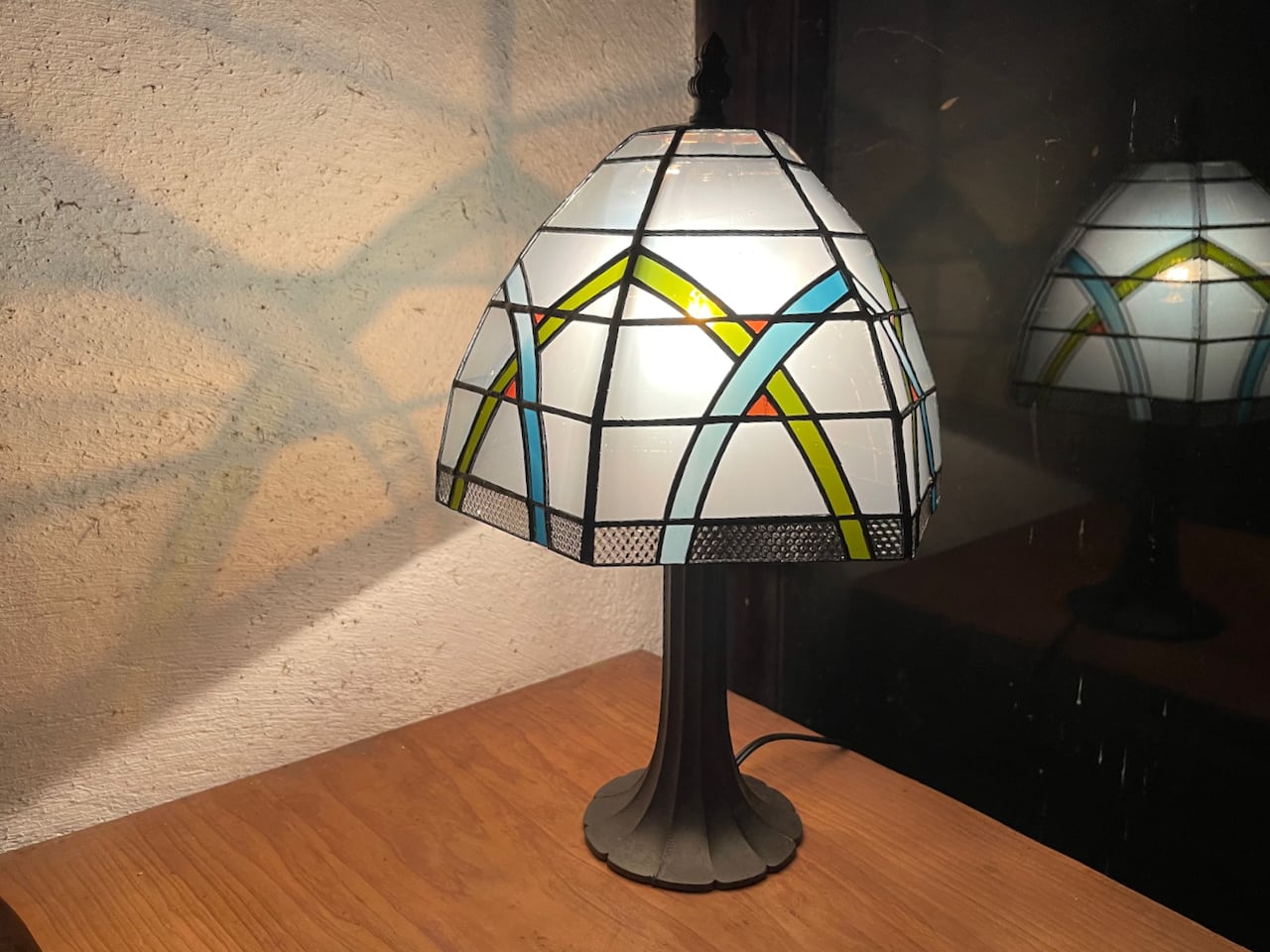 陰陽礼賛ランプ（ステンドグラスのテーブルランプ）