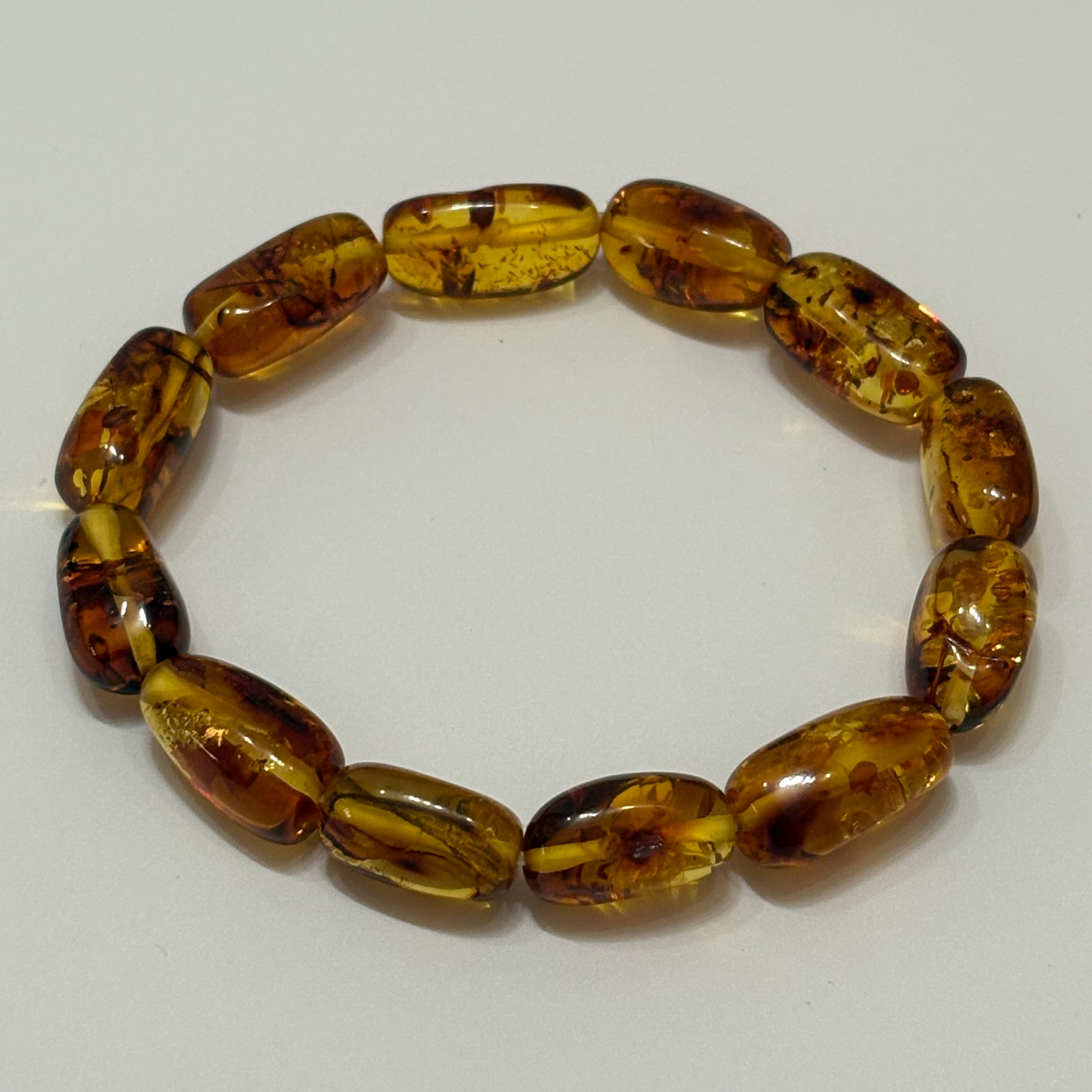 琥珀amber バルト海沿岸産 タンブル型不定形、内周16㎝