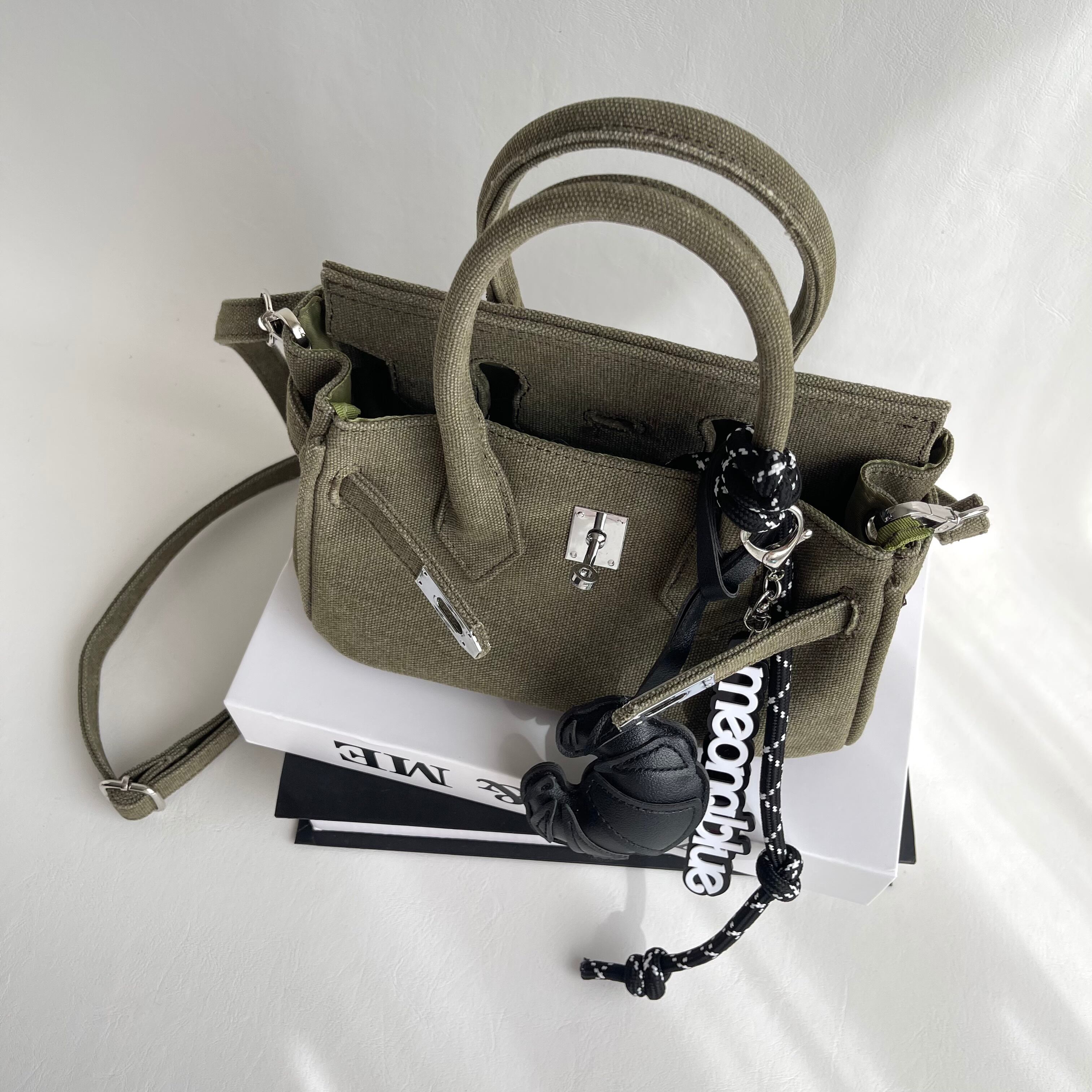 予約特典付 ] KANAGU army mini BAG / croissant & logo charm | meong