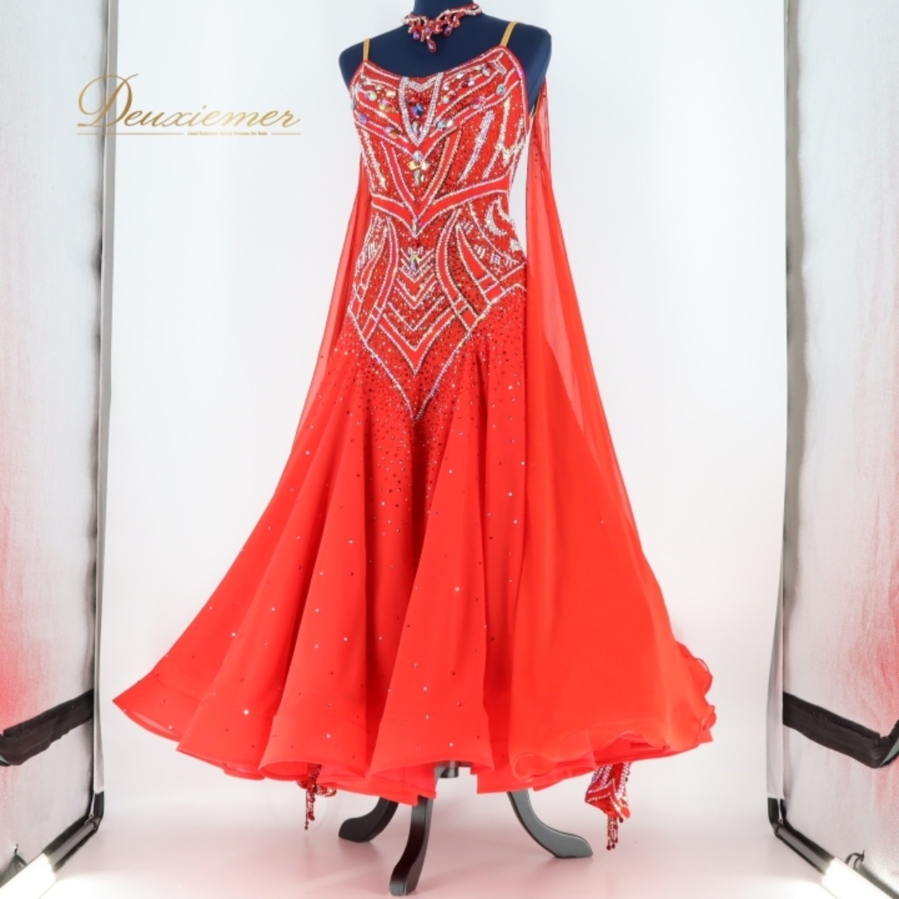 社交ダンス 衣装 タカダンス TAKADANCE スタンダード ドレス スタンダードドレス ワンピース 赤 フロート レース デモ 競技 ダンス パーティ 発表会 レッド系 豪華 ドレス 衣装 大きなフロート フロア映え 競技用 パーティドレス 発表用 衣装用 ダンス衣装 競技衣装