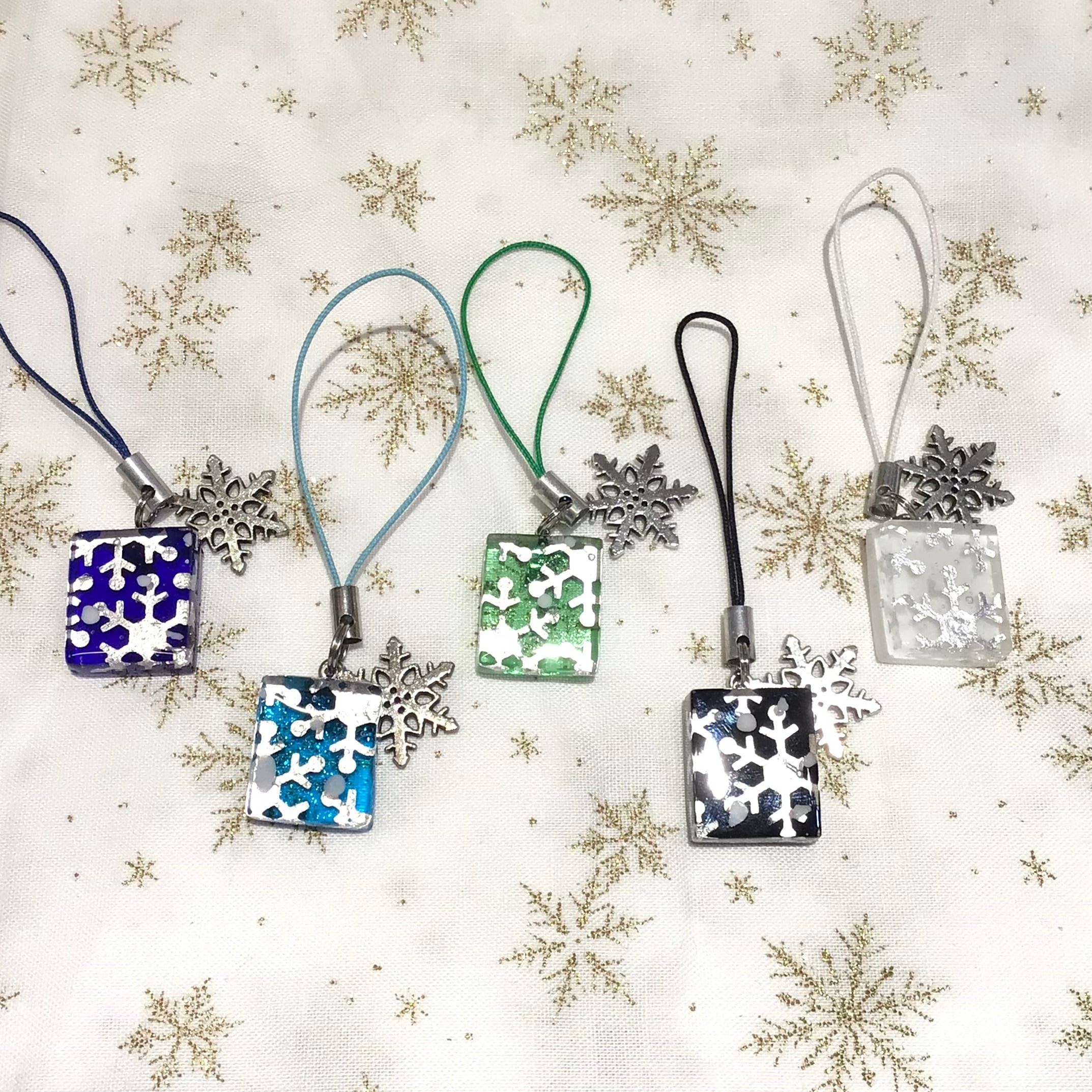 カラカラ　チュチュ4点＆イヤリング等小物 冬のおくりもの ストラップ | 小樽ガラスアクセサリー 硝屋(SHOYA)