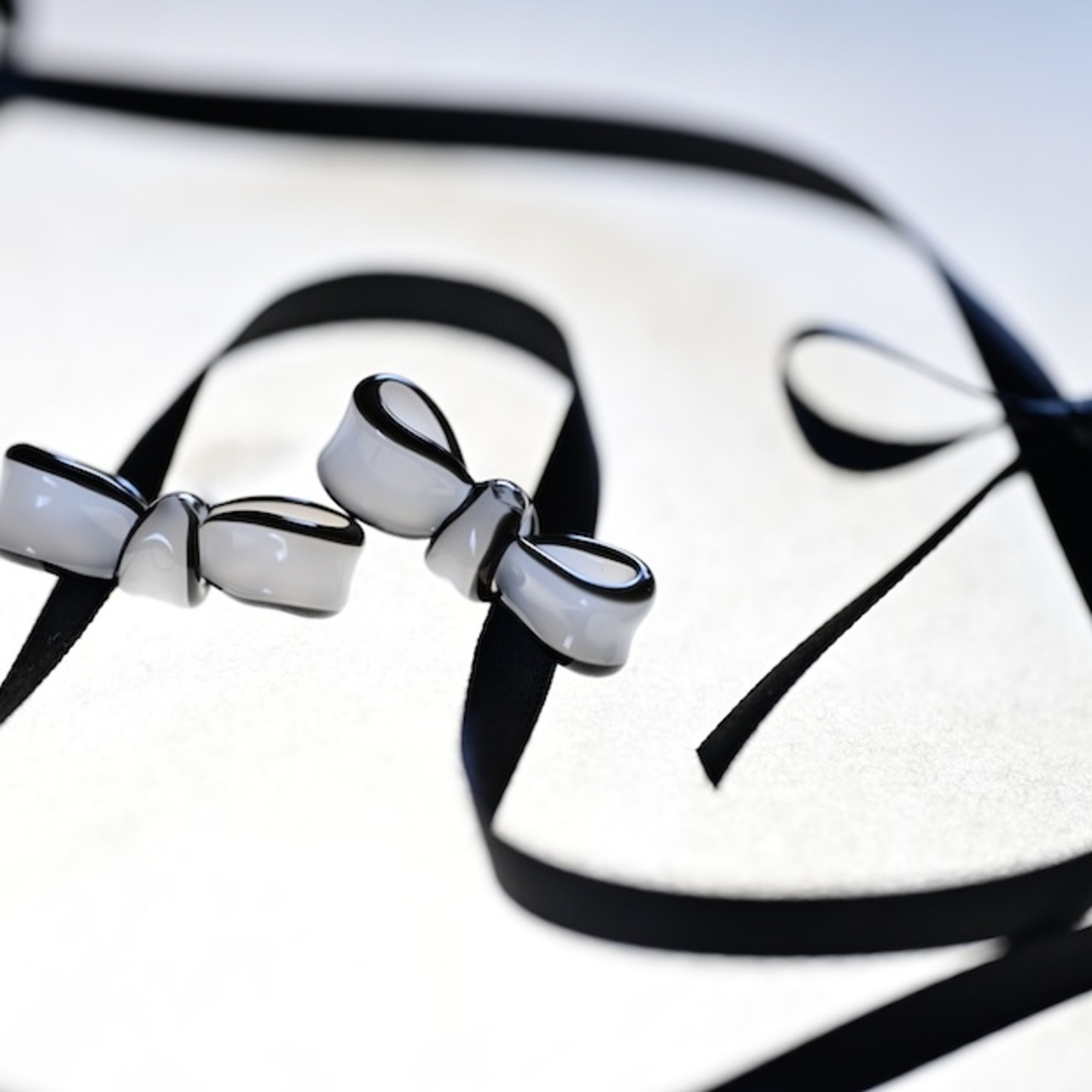 namiumi ガラスのピアス　リボン namiumi Glass Earrings – Ribbon