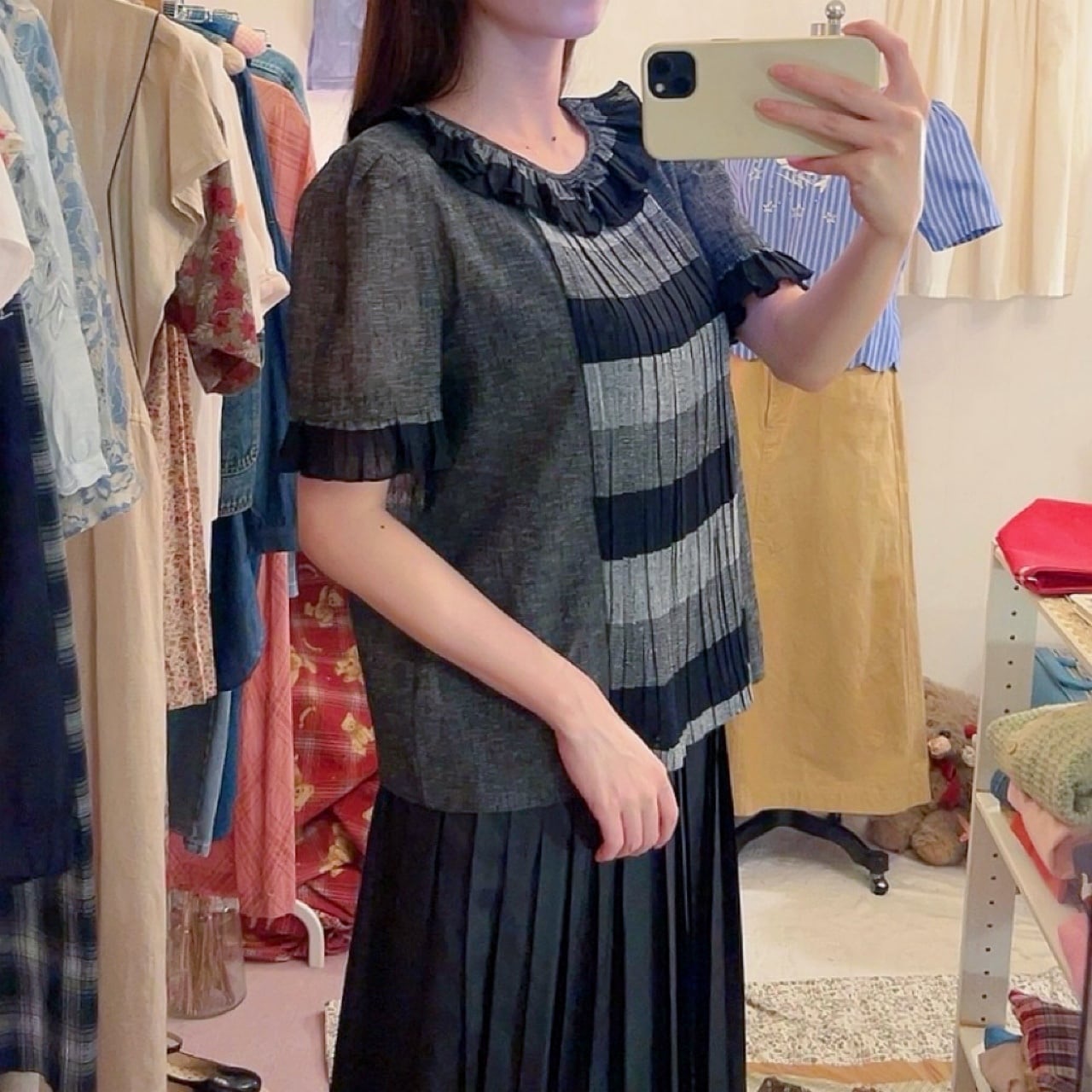 pleats collar monotone blouse