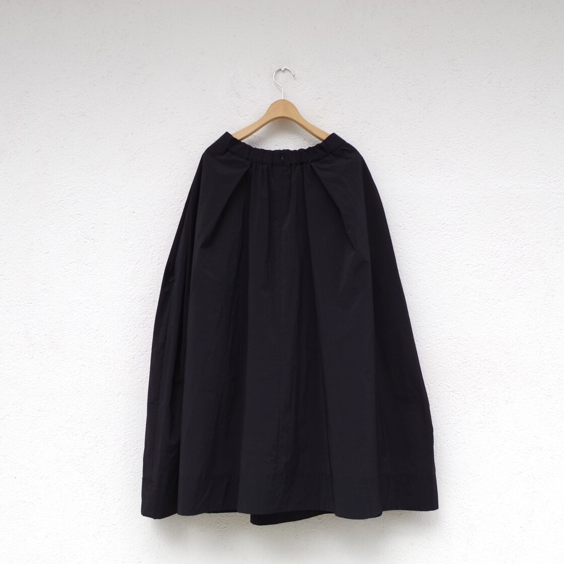 Pale Jute maxi skirt black | Pay ID