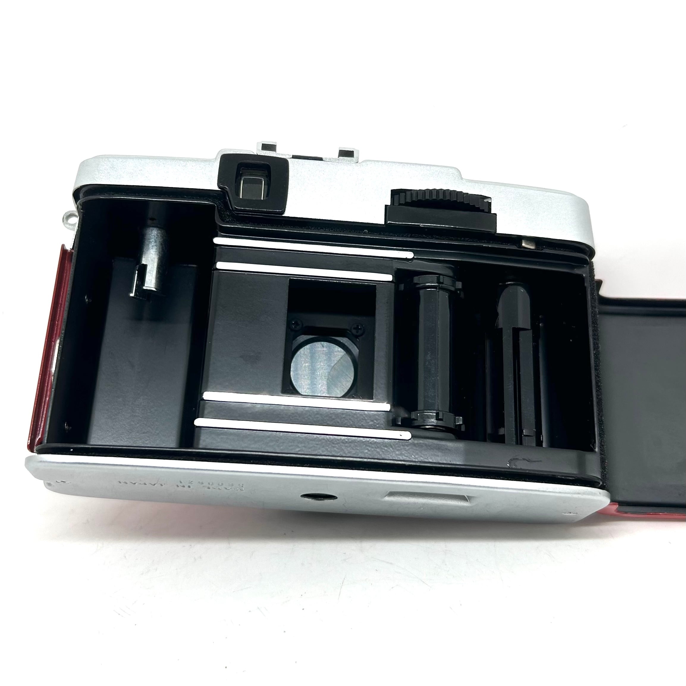 24-146リメイクカメラ OLYMPUS PEN-EES-2 （レッド・ショッキング