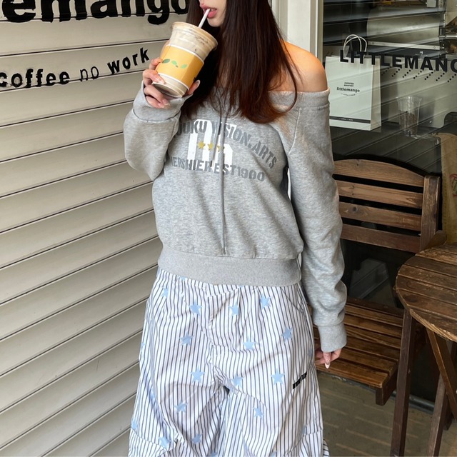 off-shoulder logo sweatshirt　オフショルダーロゴスウェットシャツ　J0834