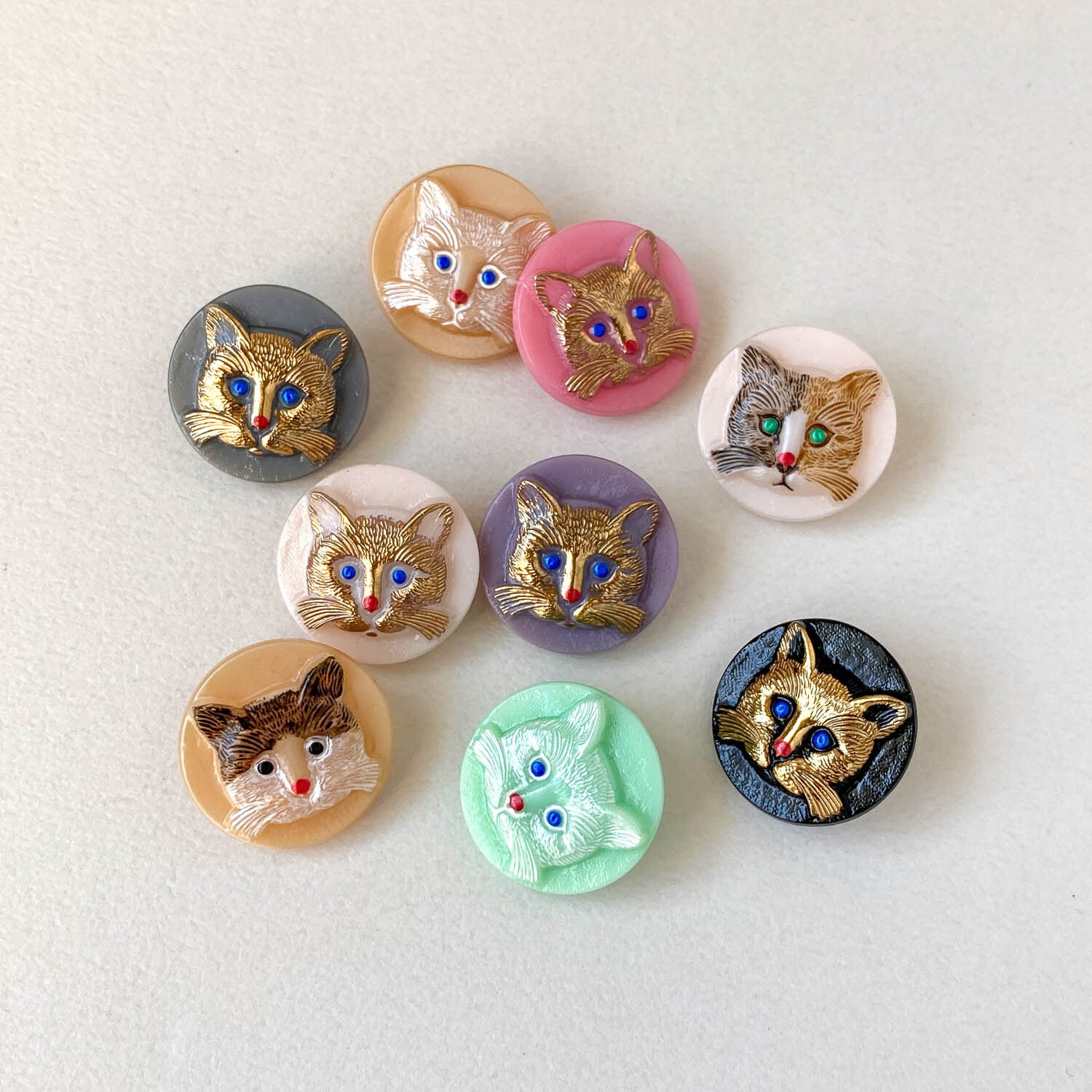 新色追加・再入荷〉チェコガラスボタン-Cat | Dua-アクセサリーパーツ 新色追加・再入荷〉チェコガラスボタン-Cat | Dua-アクセサリーパーツ