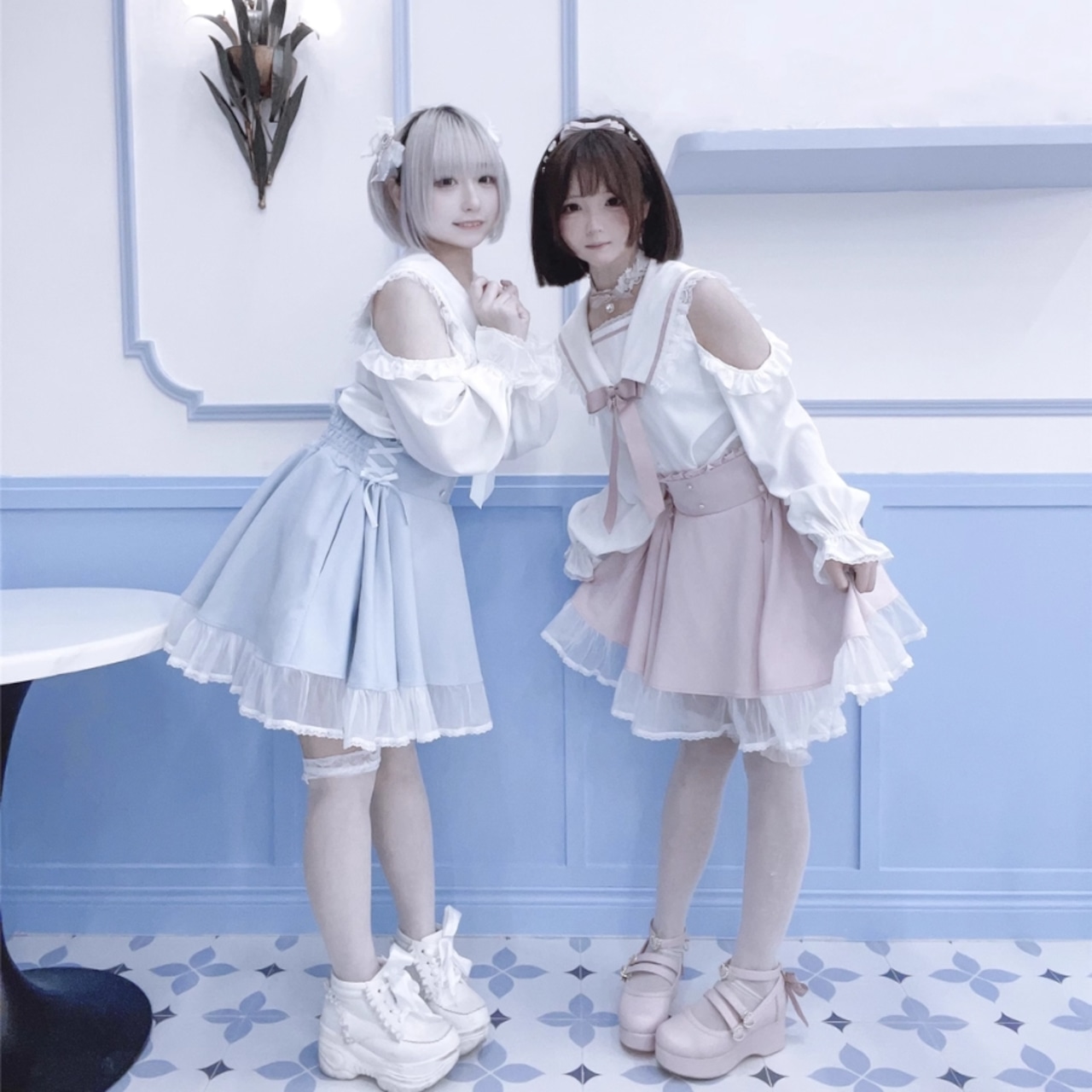 天使と悪魔 サブカル ファッション ゆめかわ ブラウス オフショル セーラー風 水色ロリータ 原宿スタイル ろりーた 双子コーデ 地雷系 量産型  インディーズファッション Y2K | 天使と悪魔 サブカル系ファッション SEASONZ～サブカル系、地雷系、アイドル衣装専門～