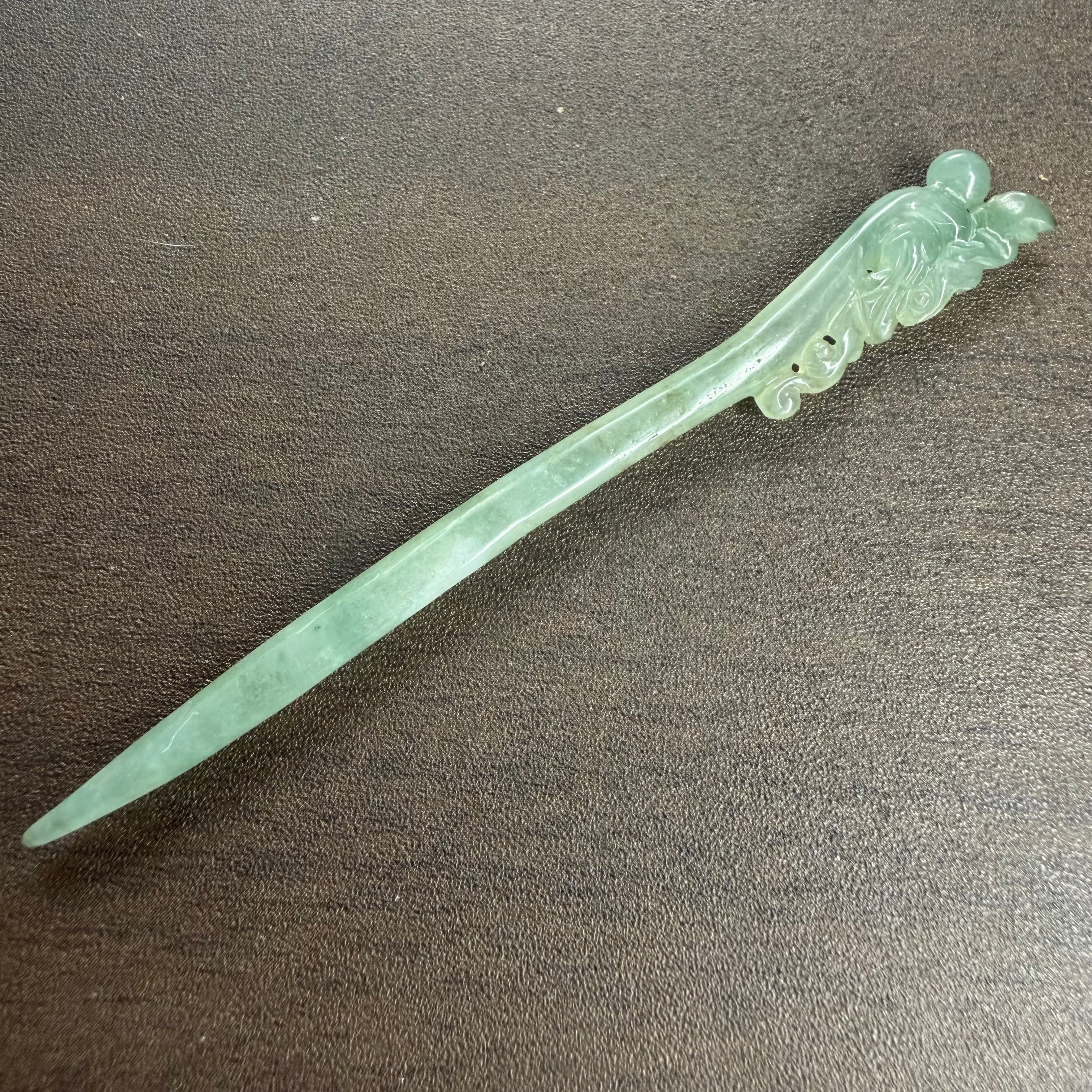 本翡翠 かんざし 髪飾り 彫刻入り　辰　ミャンマー産　氷種　一点物　お買い得 本翡翠 かんざし 髪飾り 彫刻入り 辰 ミャンマー産 氷種 一点物