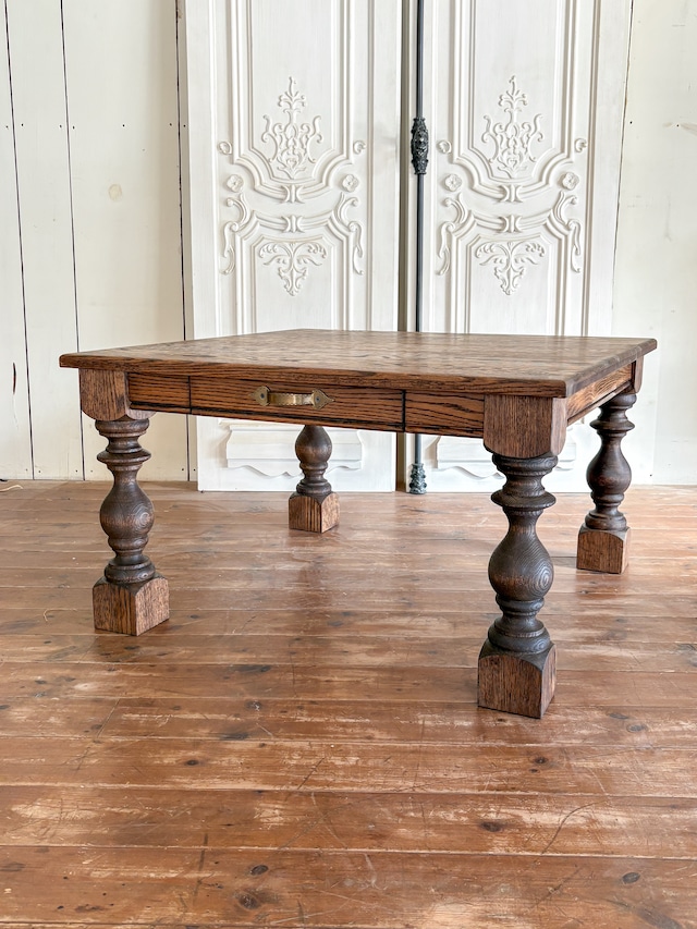 オーク材ターンドレッグローテーブル “classic benchleg”(アンティーク調ろくろ足テーブル) W800×D800 引出し付き