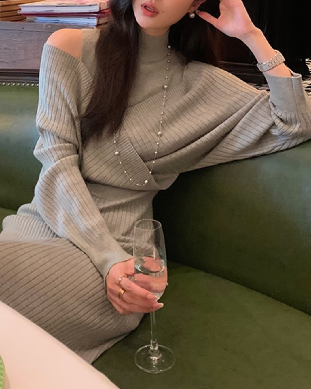 ショルダーオープンハイネックワンピース A24526