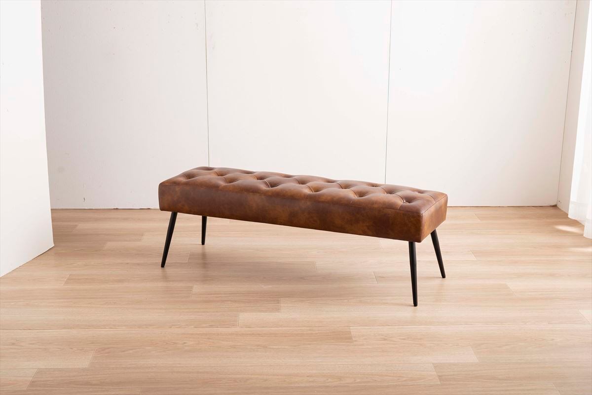 重厚感あるフォルムでヴィンテージ感漂うダイニングベンチ