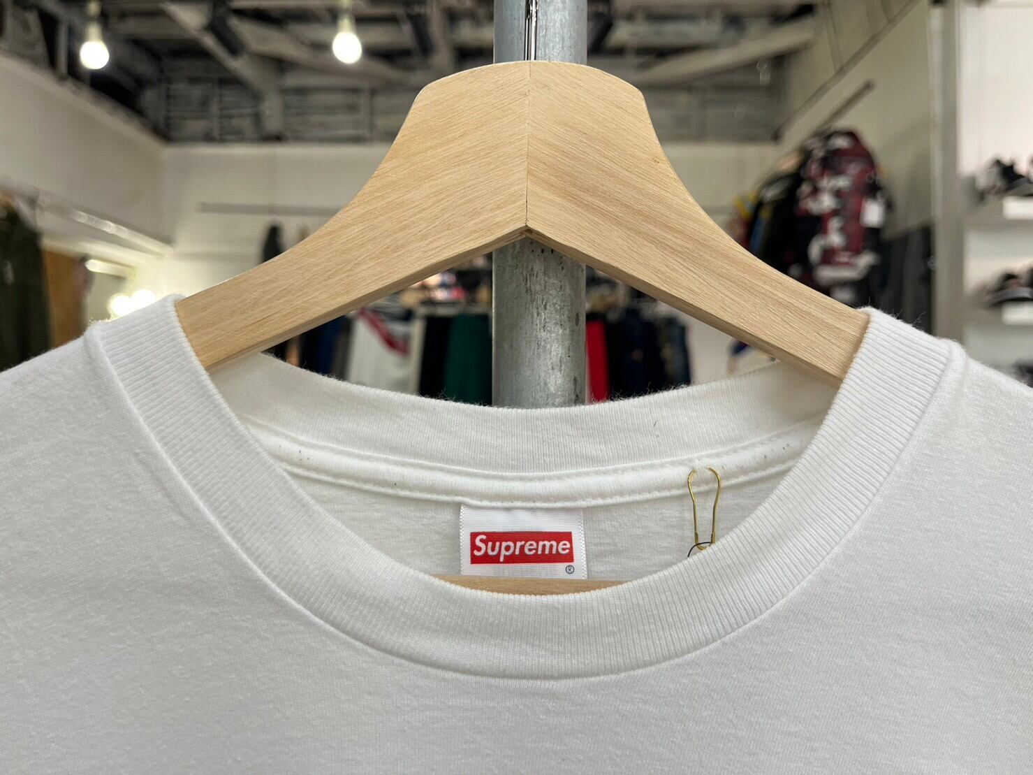 Supreme HARDIES DOG TEE WHITE XXL 69942 | BRAND BUYERS OSAKA