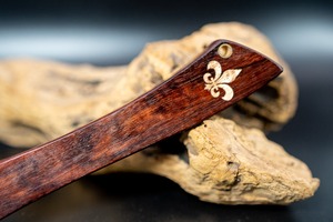S型木製カッターナイフ 老紅木  象嵌 フルールドリス flamberg