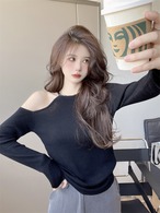 スタイルアップオフショルニット　UH00021