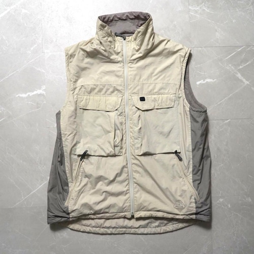 NIKE ACG 90s XL size Vest ナイキ ACG XLサイズ 90s ナイロンベスト ベージュ テック NIKE ACG 90s XL size Vest ナイキ ACG XLサイズ 90s ナイロンベスト ベージュ テック
