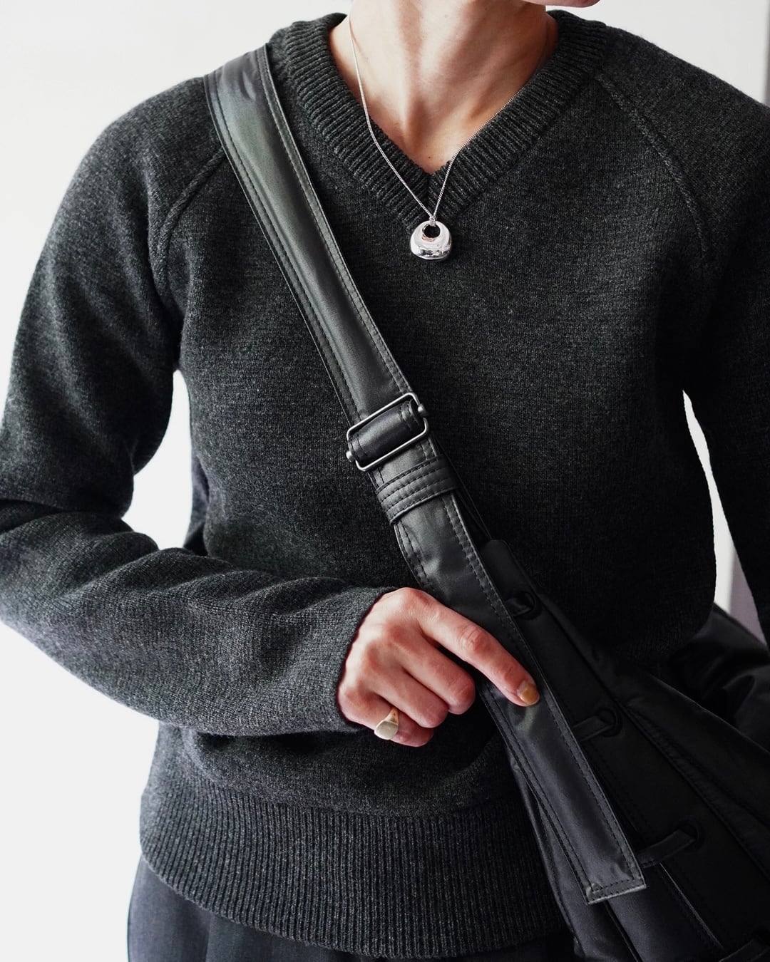 THE RERACS / BULKY WOOL/CASHMERE RAGLAN V NECK PULLOVER KNIT | LA