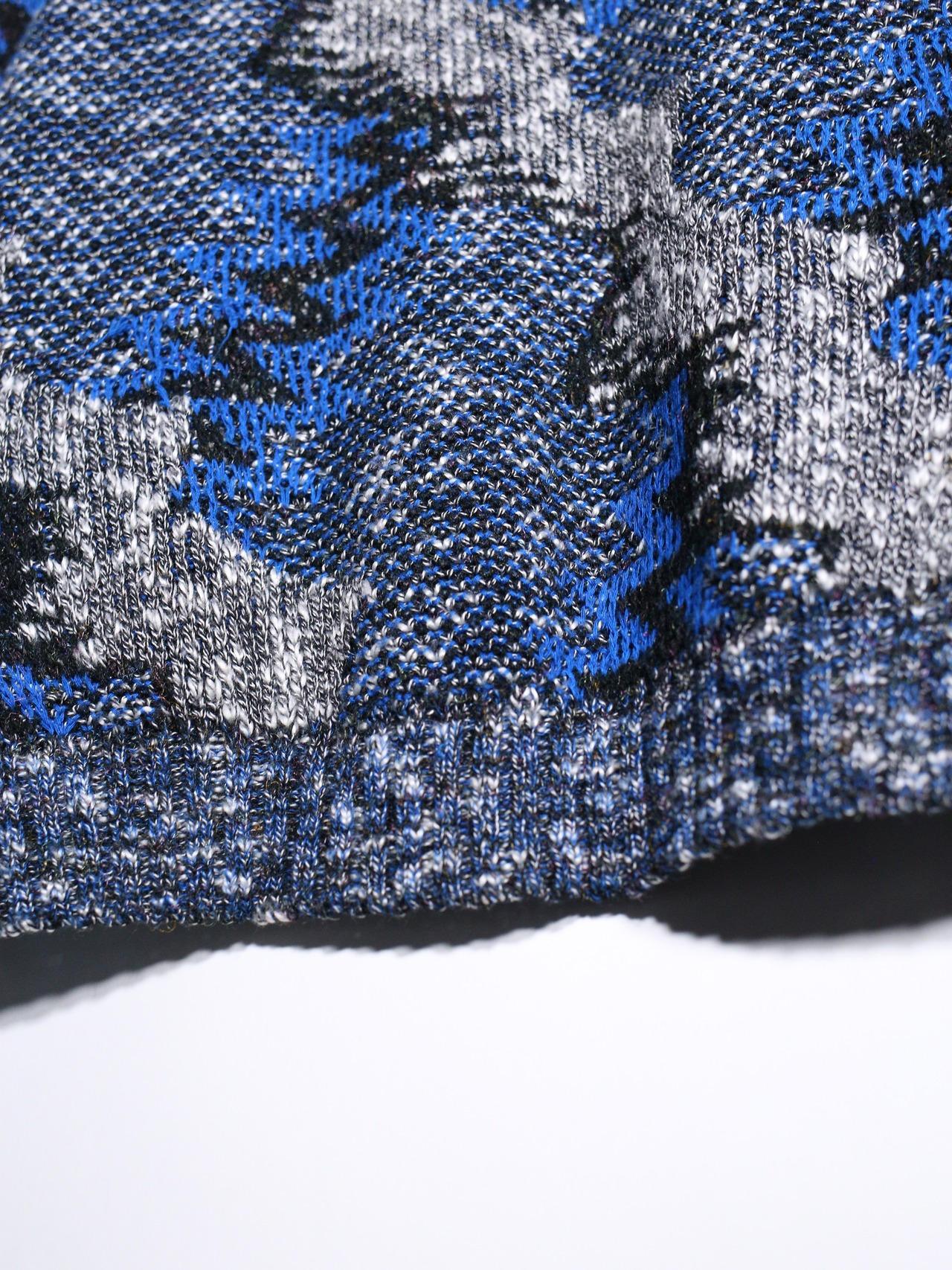 "ギザギザ" multi art pattern good coloring sweater - 17