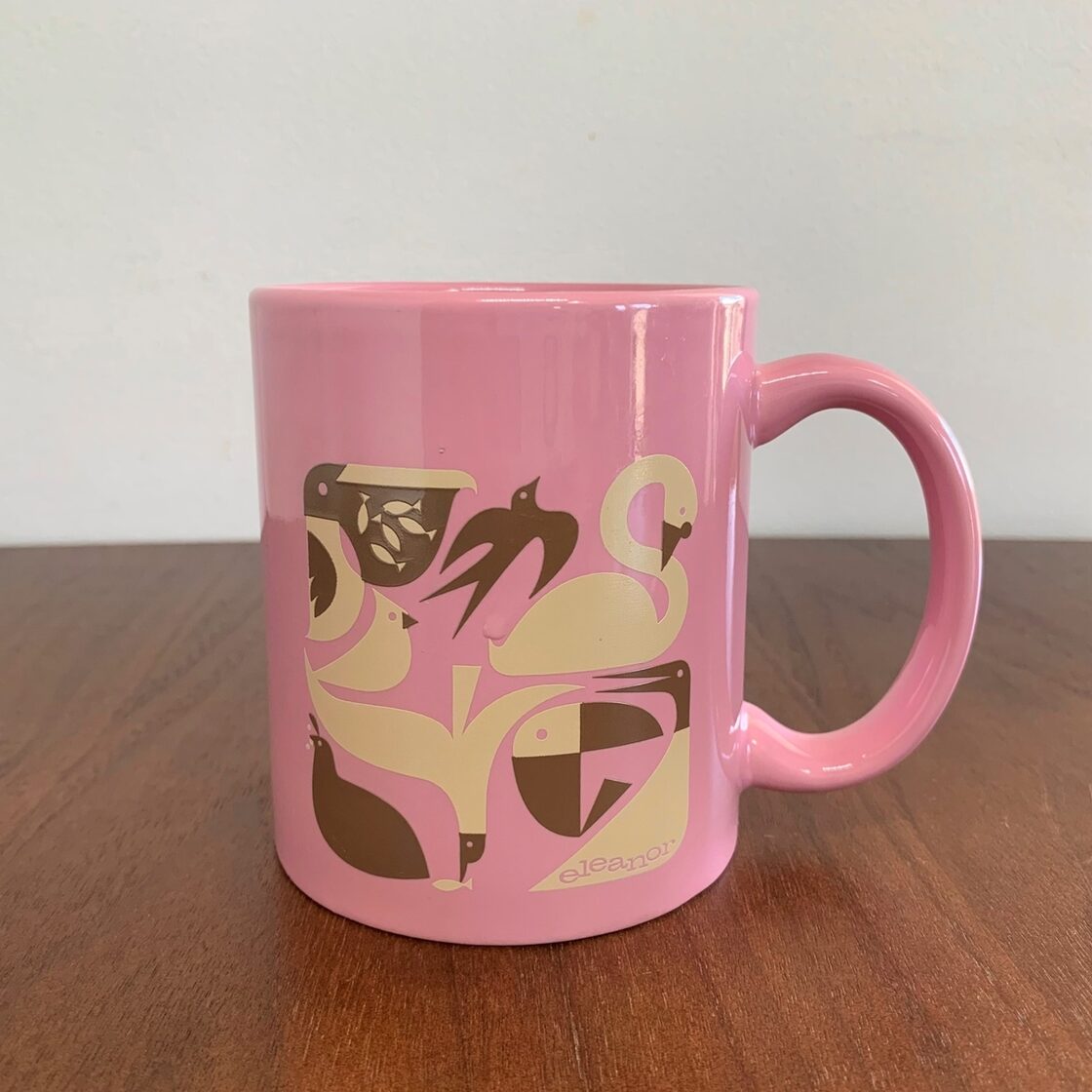 エリーナ・グロシュ 鳥たちのマグカップ・ピンク / Aviary Mug by 