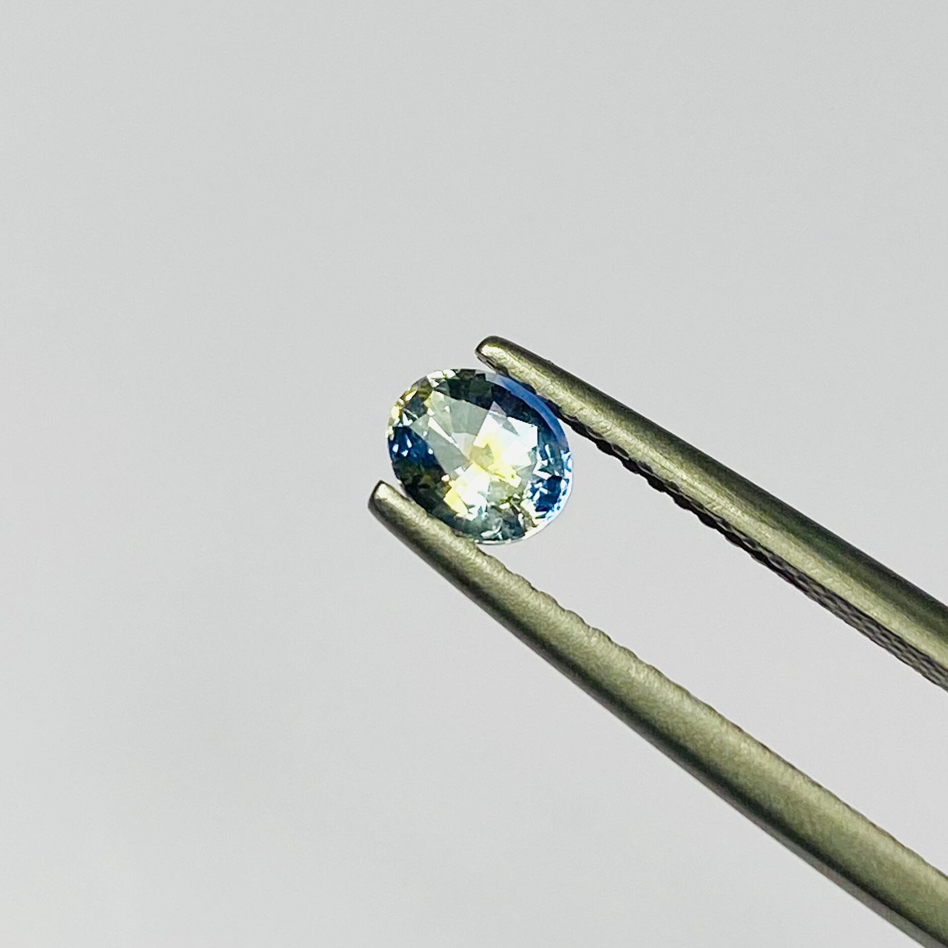 アートなバイカラーサファイア アヤメカラー