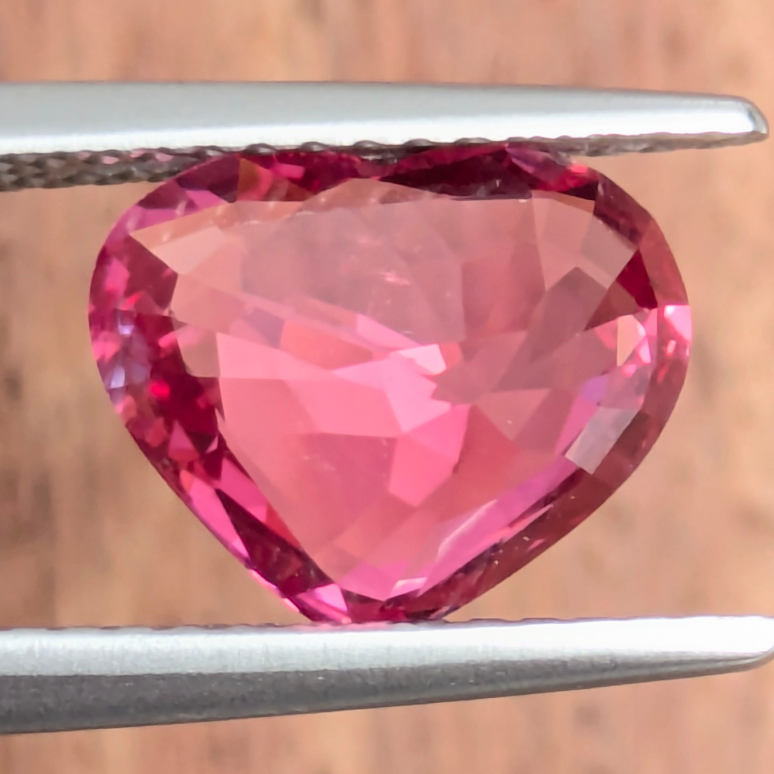 ミャンマー モゴック産 ピンクスピネル K18YG 15号 つやけし ミャンマー モゴック産 ピンクスピネル K18YG 15号 つやけし