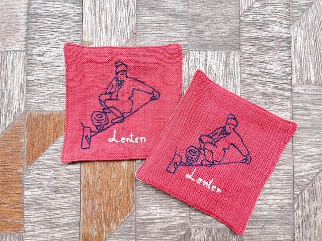 【Coi】民族のくらし刺繍　ランチョンマット　タイルー族　機織り　赤