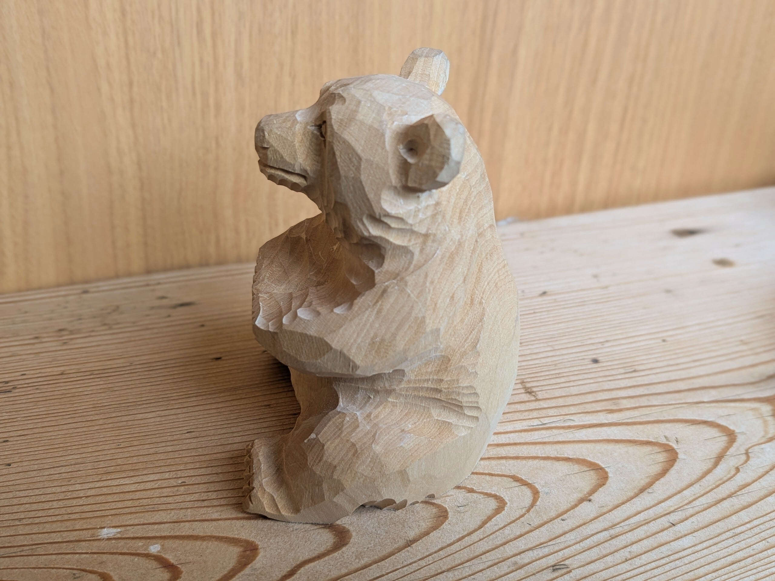 上西捷敏 モノを持つ熊 #1 | 木彫りの熊 | inoya | Basic Life Store