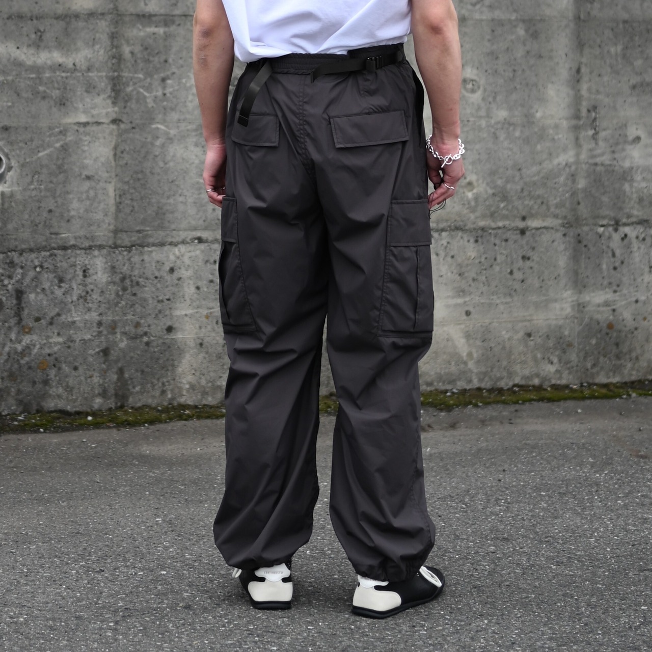 THE DAY QUICK DRY STRETCH T-SHIRT、product twelve、Utility Pantsコーディネート