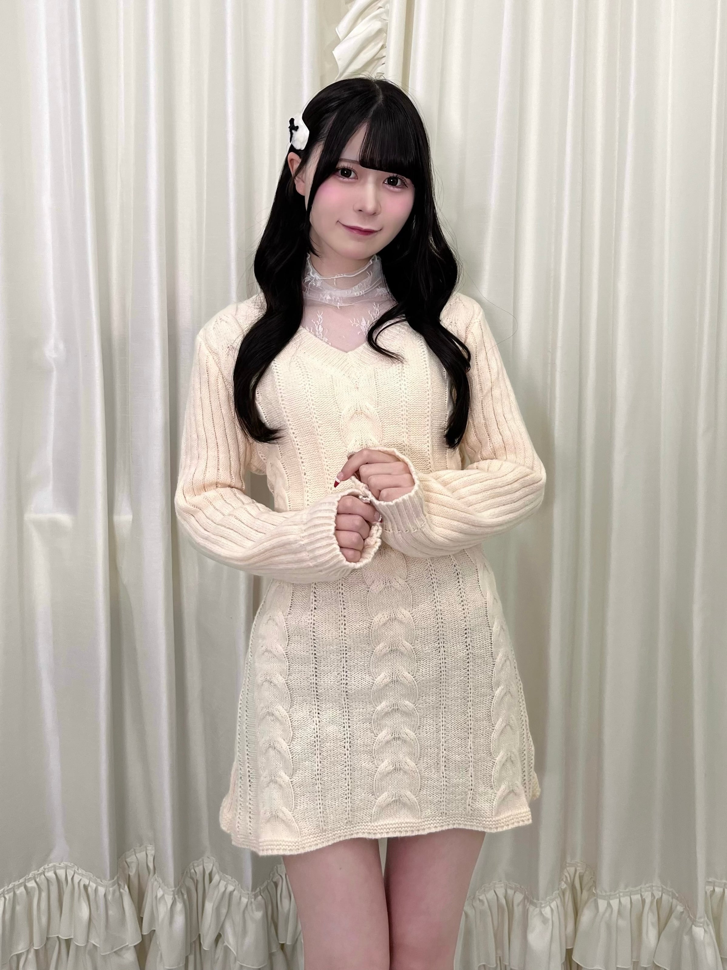 style up cable knit op-white