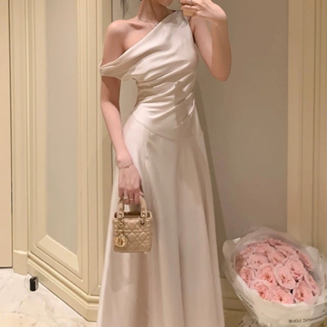 One-shoulder dress 2508052