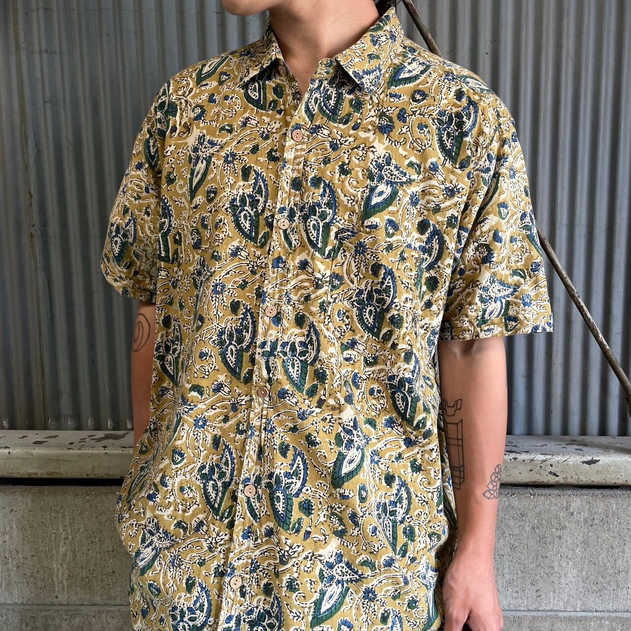 ビッグサイズ ボタニカル 花柄 総柄 半袖シャツ メンズ2XL 古着 黄土色【半袖シャツ】【PS0707】【FSS2308-50b】 | cave  古着屋【公式】古着通販サイト