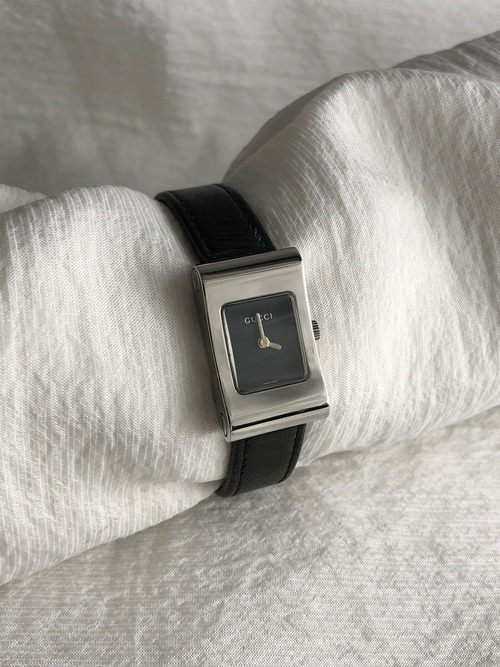 GUCCI グッチ 腕時計 シルバー×ブラック スクエア レザー 2300L クウォーツ vintage ヴィンテージ オールド j62ygb